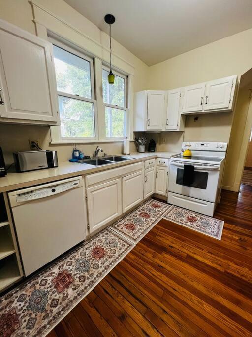 4 Bedroom Dc'S Best Location With Parking, Walk To Clarendon Metro, Shopping And Nightlife! Arlington Exteriör bild