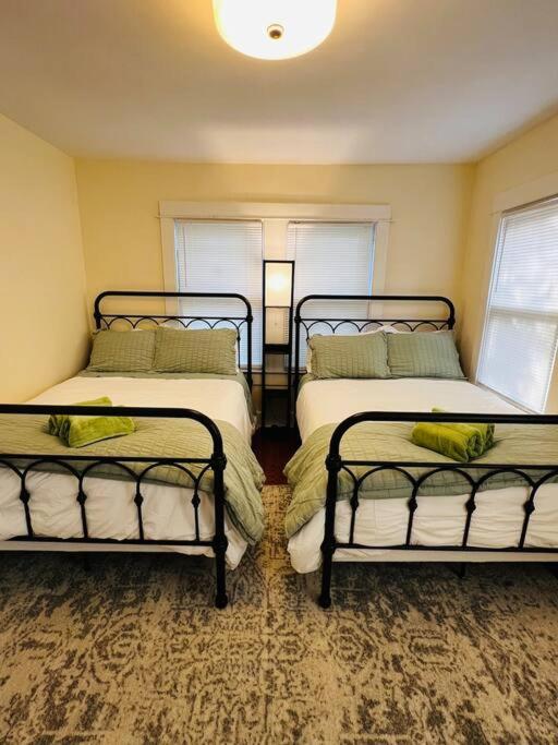 4 Bedroom Dc'S Best Location With Parking, Walk To Clarendon Metro, Shopping And Nightlife! Arlington Exteriör bild